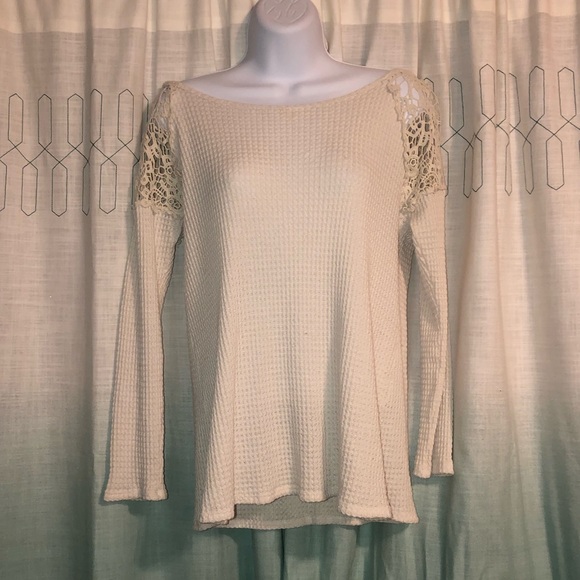 Vanilla Bay Natural Textured Top Crochet Shoulders - Picture 3 of 9